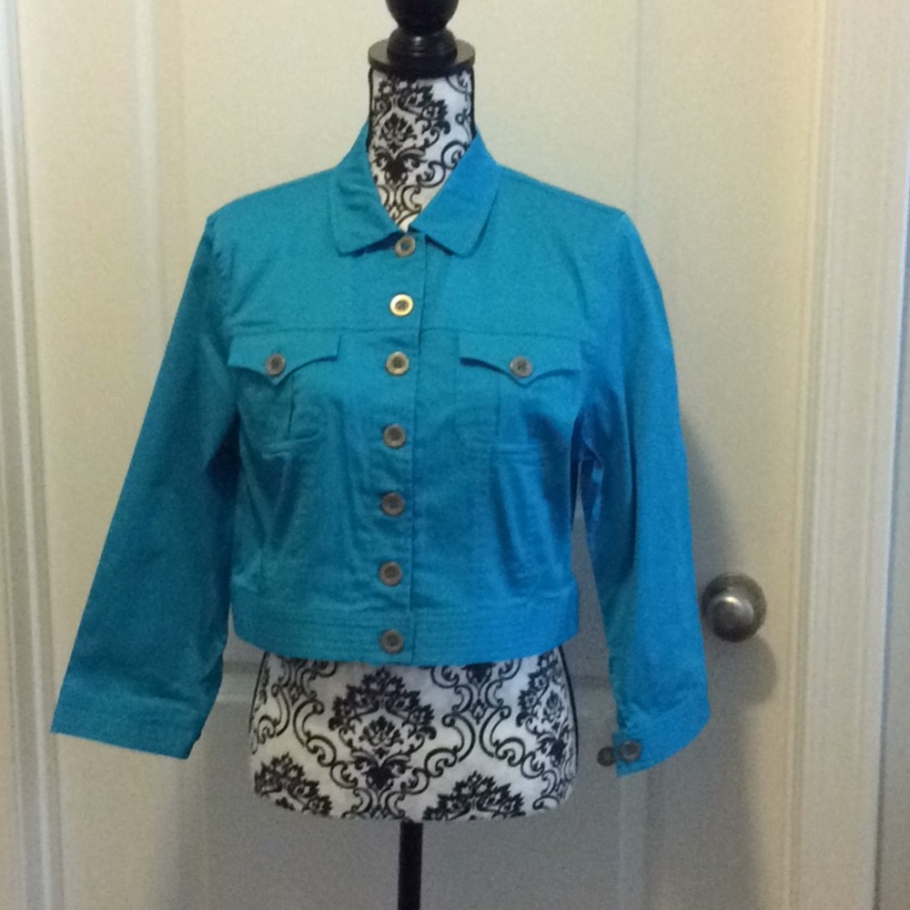 Ladies long sleeve cropped jacket